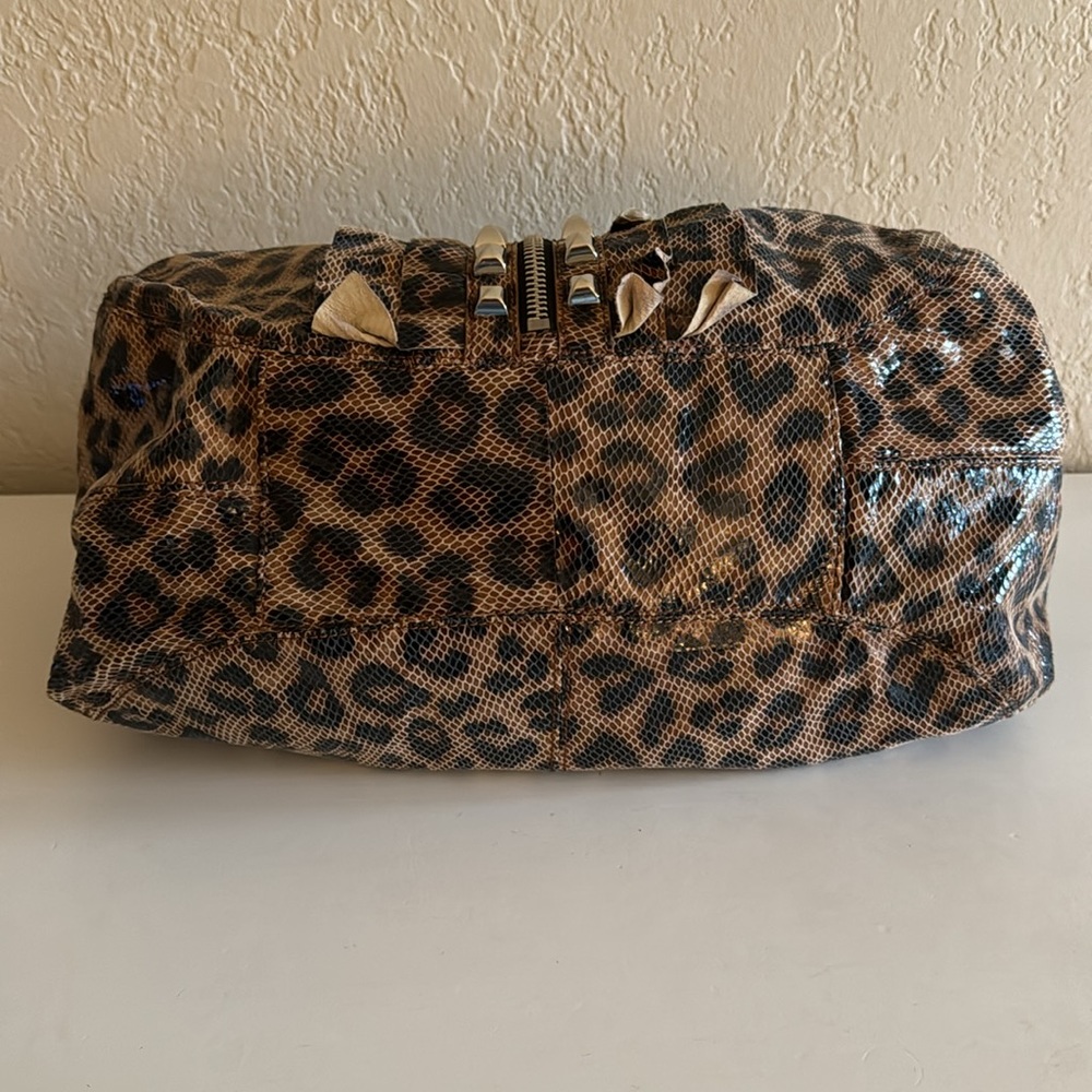 Classic Betsey Johnson Tobo Ruffle Leopard bag - Picture 4 of 10